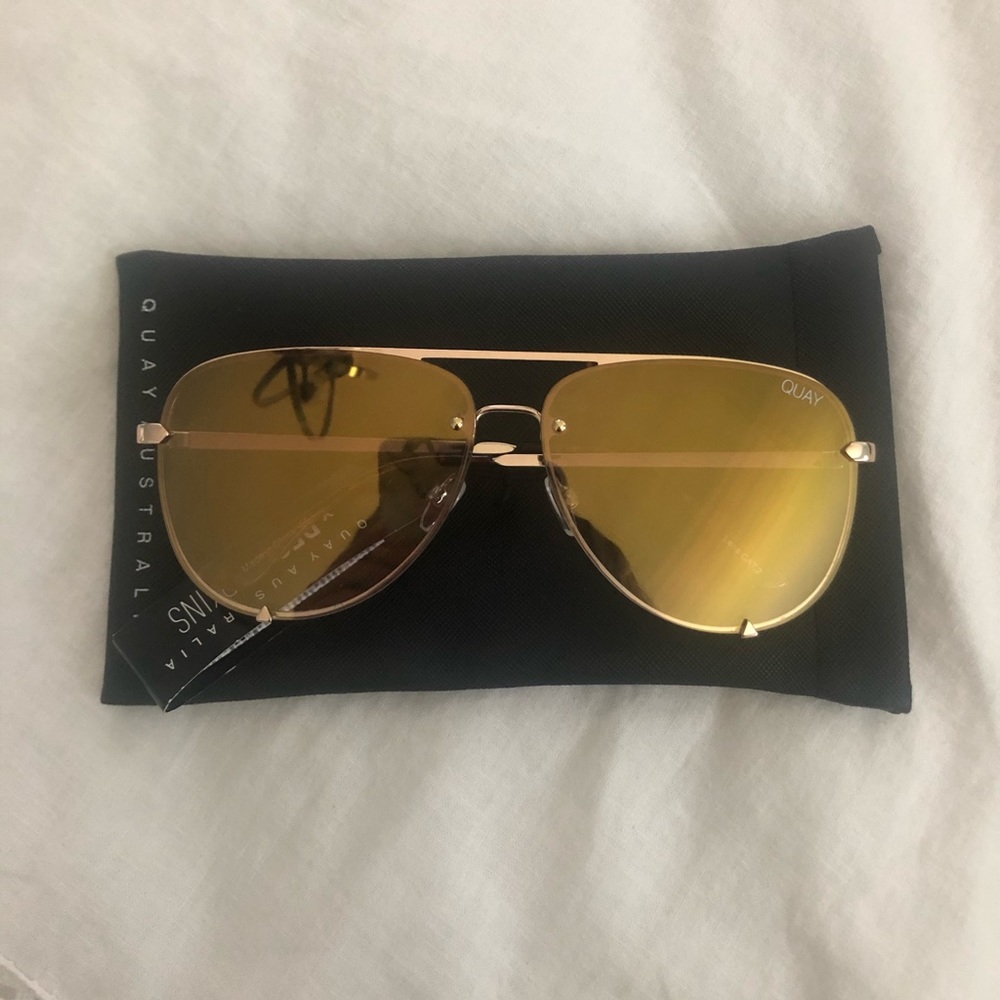 Gold mirror lens Quay sunglasses hi key